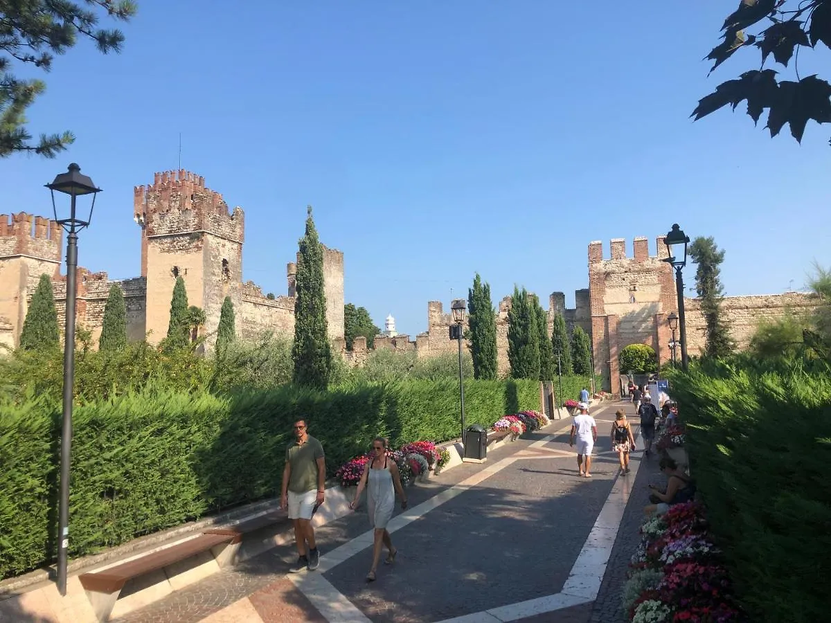 Castello Centro Storico Hotel Lazise Italy