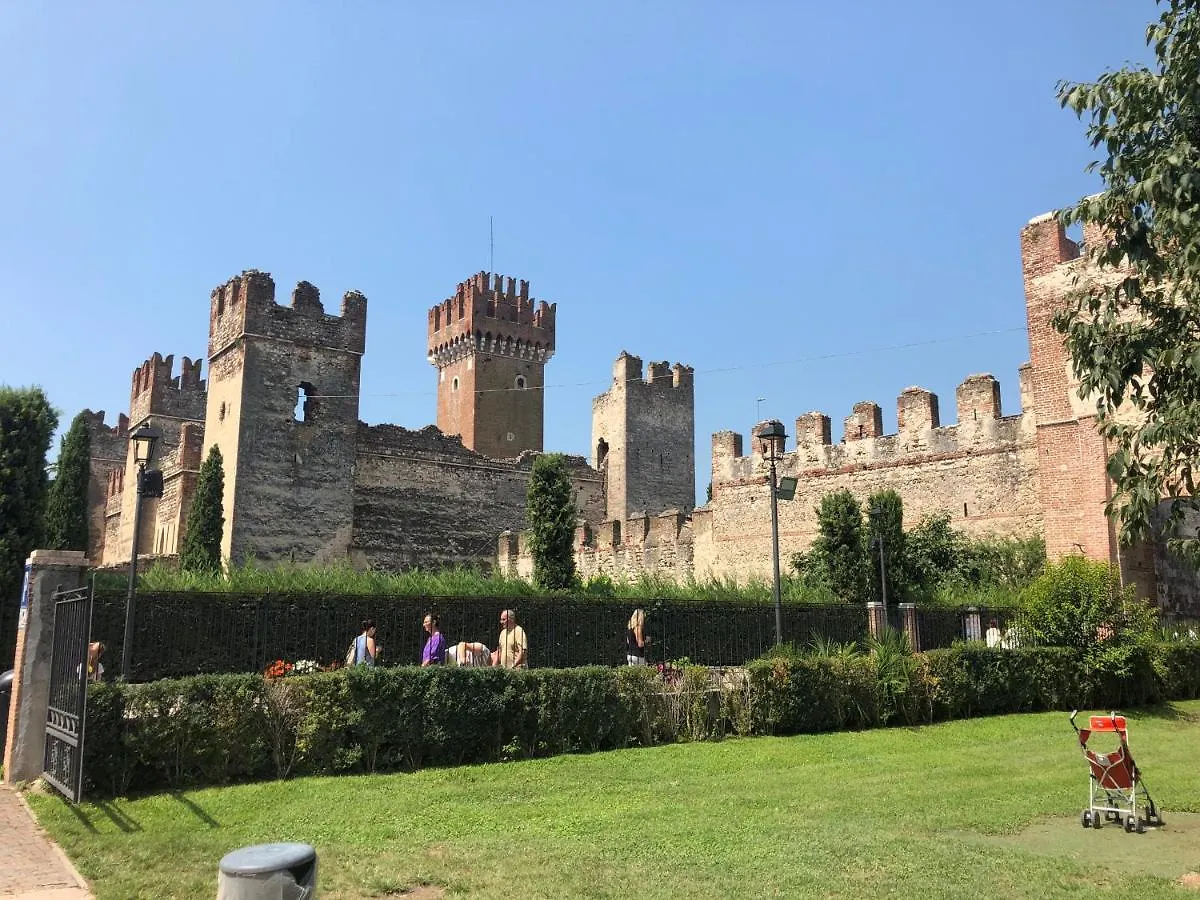 Castello Centro Storico Hotel Lazise 0*,  Italy